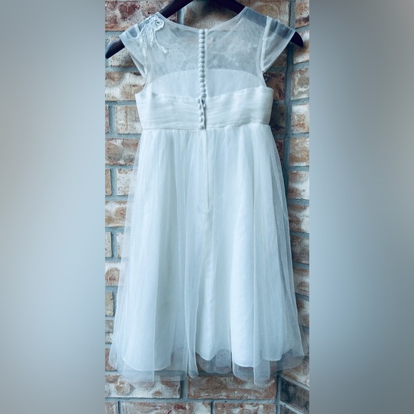 David’s Bridal Little Girls Soft White Lace / Crochet Flower Dress / Size 7 - Picture 8 of 13
